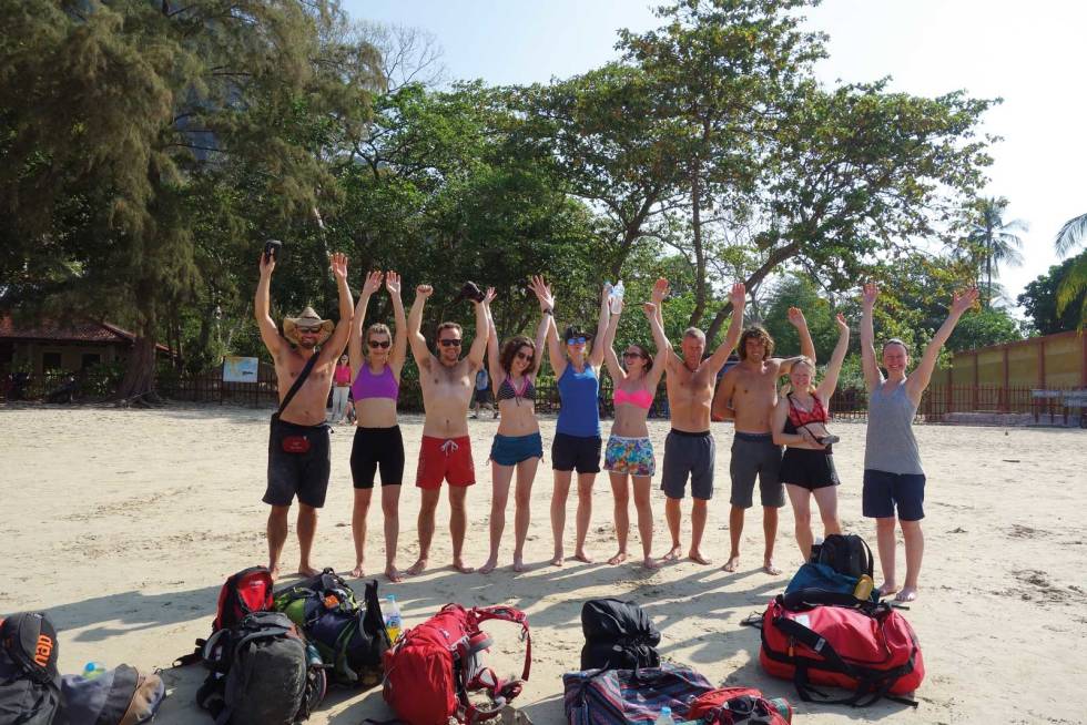 Fin gjeng: Ti glade klatrere på tur til Koh Yao Noi. Foto: En tilfeldig turist Koh-Yao-Noi-Thailand-Klatring-10