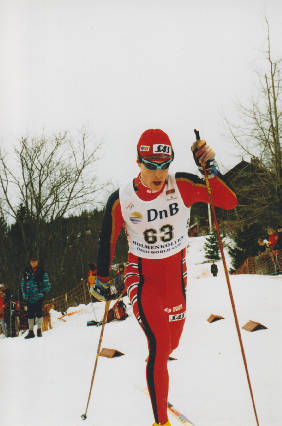 I KOLLEN: Bjørn Dæhlie på hjemmebane. Foto: Ukjent bjørn dæhlie holmenkollen langrenn