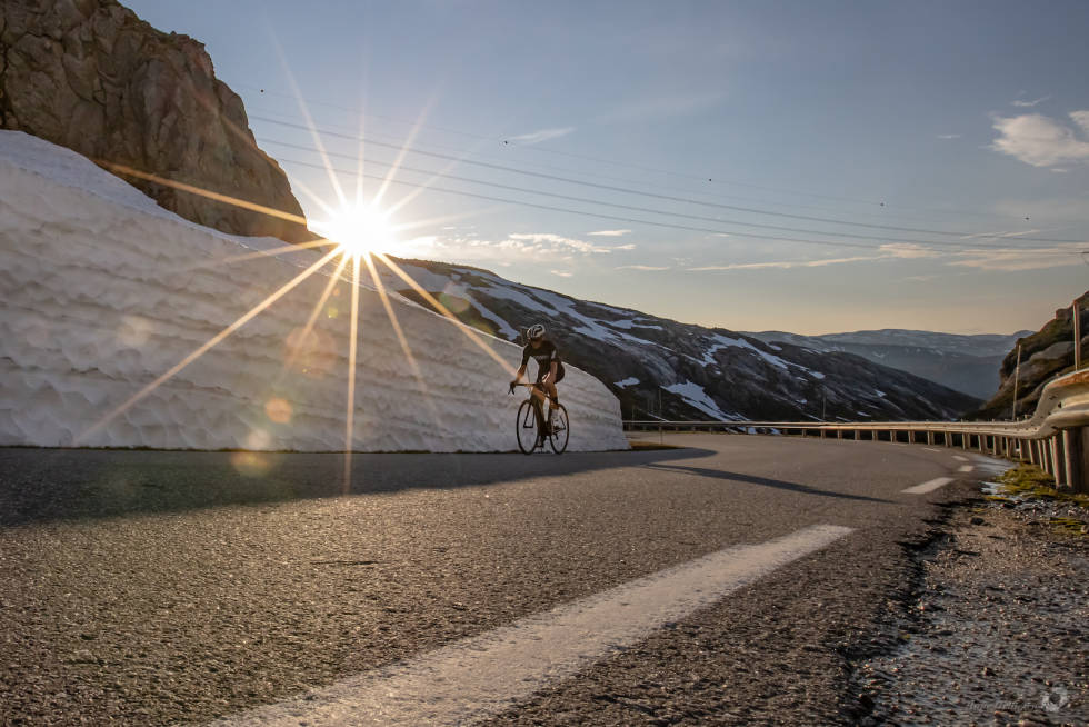 EPISK: Terje Selle Rundberg på vei opp Lysebotn. Foto: Rune Helliesen Terje Selle Rundberg KOM Lysebotn
