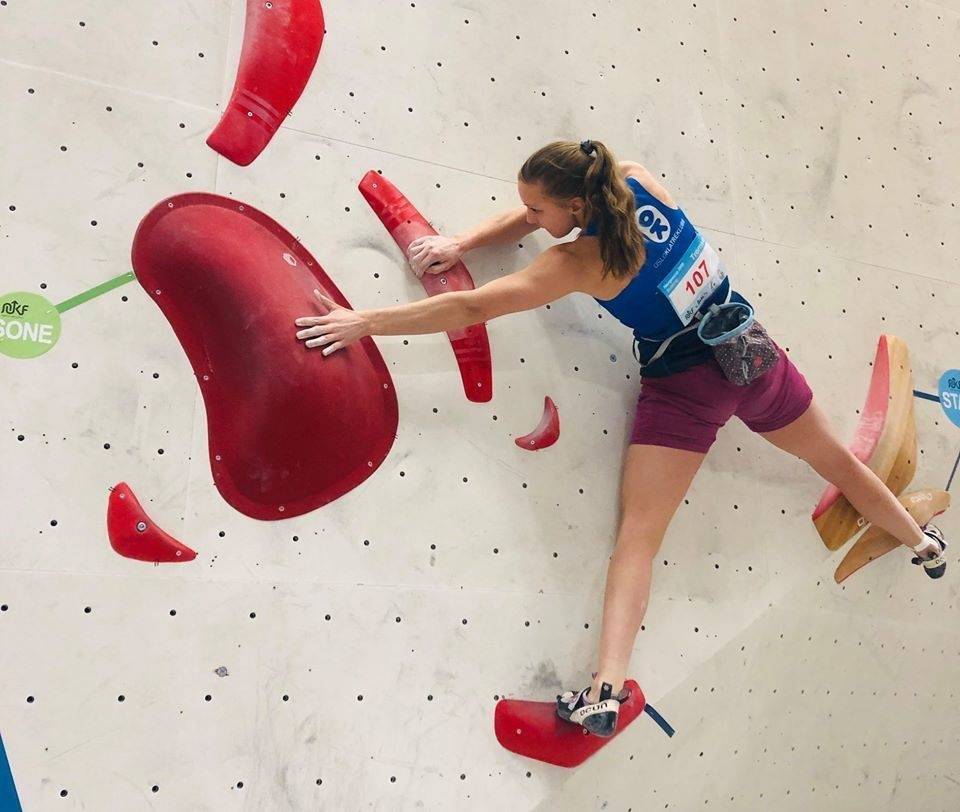 NORGESCUP: Her er Sunniva Haave på norgescup i buldring i Tromsø i starten av 2020. Foto: Norges klatreforbund konkurransesesongen-i-gang-crop1280