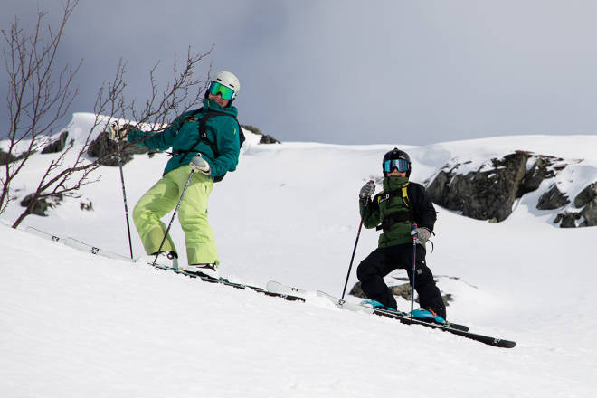 FAMILIETUR: Jeg står på for å holde sosialiseringa på et minimum, men disse to bor jeg sammen med, så da kan vi trygt dra på skitur sammen, selv om det er koronastress. Foto: Tore Meirik FAMILIETUR: Jeg står på for å holde sosialiseringa på et minimum, men disse to bor jeg sammen med, så da kan vi trygt dra på skitur sammen, selv om det er koronastress. Foto: Tore Meirik