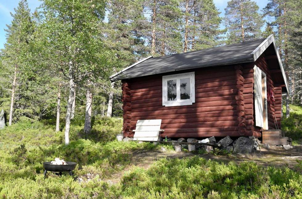 Covid-koie: Trange jaktkoier, her som Rødlands skogsbu, gir smittevern-utfordringer under høstens jakt. Koronaråd-for-høstjakt-2