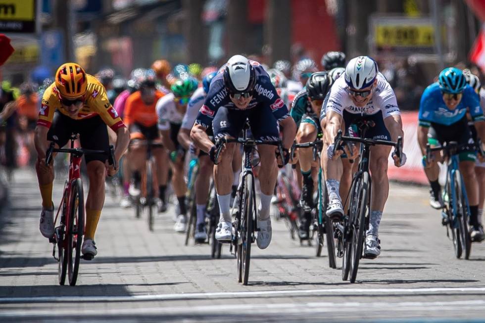 GODE RESULTATER: Kristoffer Halvorsen sto på podiet tre ganger i Tour of Turkey. Her blir han nummer tre på den sjette etappen. Foto: Mario Stiehl kristoffer halvorsen tour of turkey 2