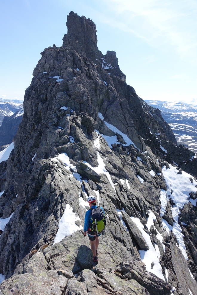 Kvasst på Kvanndalstind. Foto: Tore Meirik Kvanndalstind