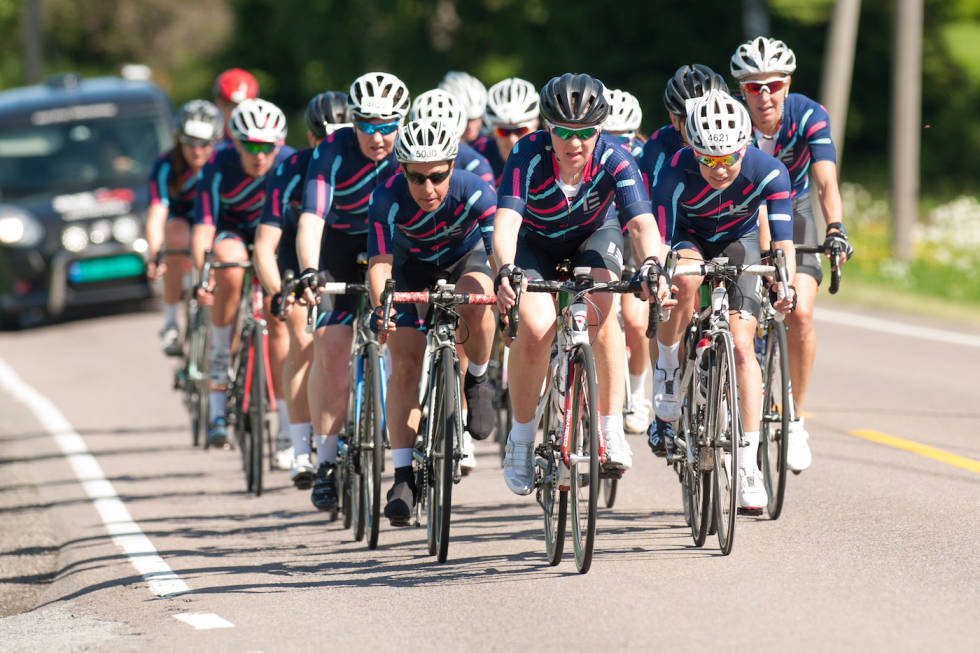 SAMLER SYKKELNORGE: Over 5000 amatørsyklister deltar i de ulike rittene hvert år. Foto: Helge Langen. Ladies-edition