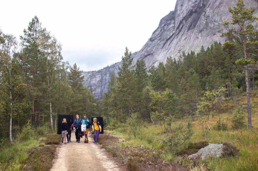 Langs grusveien på Hægefjell buldring, hægefjell