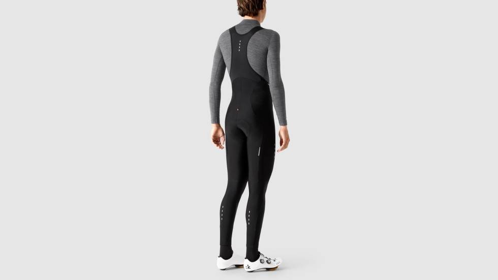 LANG TIGHTS: Du kan gjerne ha langbukse med pute i rumpa, men langbukse uten er mer anvendelig. Seler er et must. Langbukse