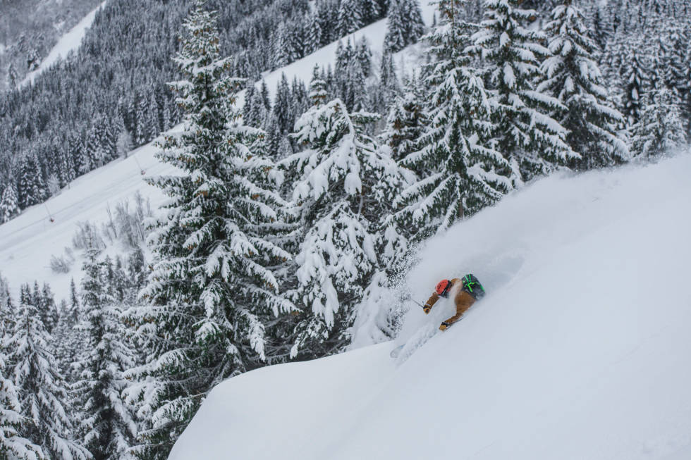 HEISBASERT: Når snøen ligger urørt nær heisen i Sogn skisenter er Ivar å finne der før han stikker til de hemmelige stedene bare han vet hvor er. Bilde: Bård Basberg Ivar Løvik