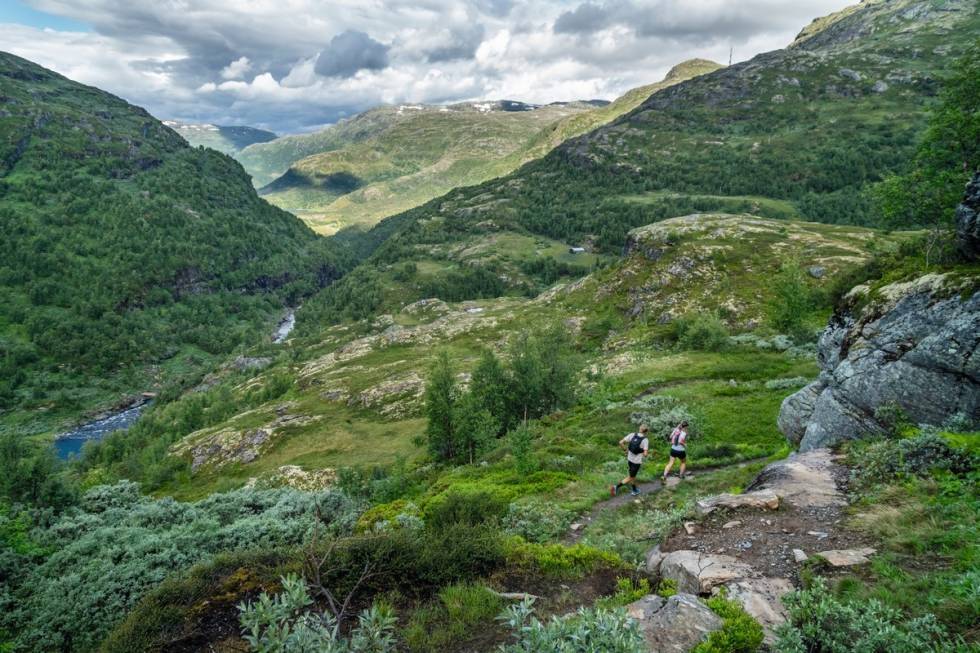 ET ENKELT VALG: Aurlandsdalen inspirerer til løping, med tydelig sti og inspirerende omgivelser. Foto: Vegard Aasen løpetur løping i aurlandsdalen