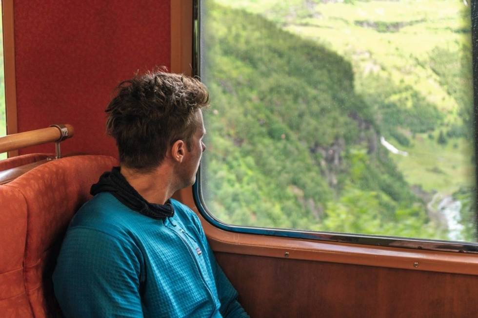 TOG FØR TUR: Flåmsbana opp til Finse er en attraksjon i seg selv. Foto: Vegard Aasen Flåmsbanen