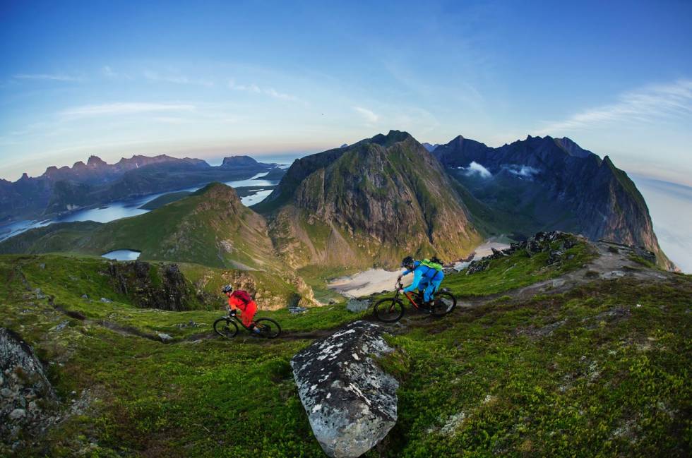SYKKEL: Lofoten byr på fantastisk sykling en rekke steder. Lofoten sykkel