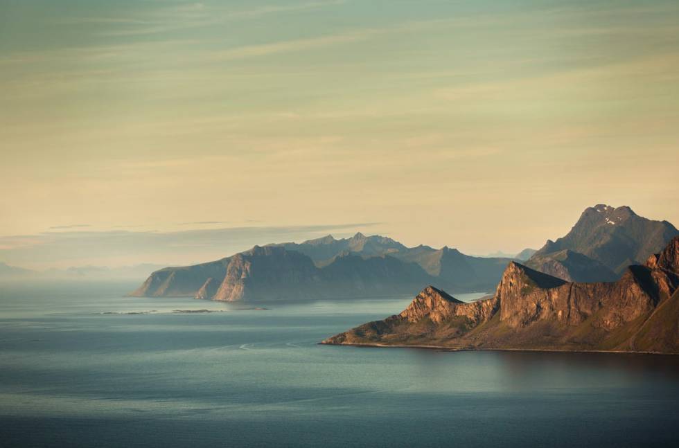 UTOPI? Lofoten med sine bratte og steinete fjellformasjoner har ikke vært et selvfølgelig reisemål med sykkel tidligere. Det kan vi nå avkrefte som grunnløse spekulasjoner Lofoten sykling
