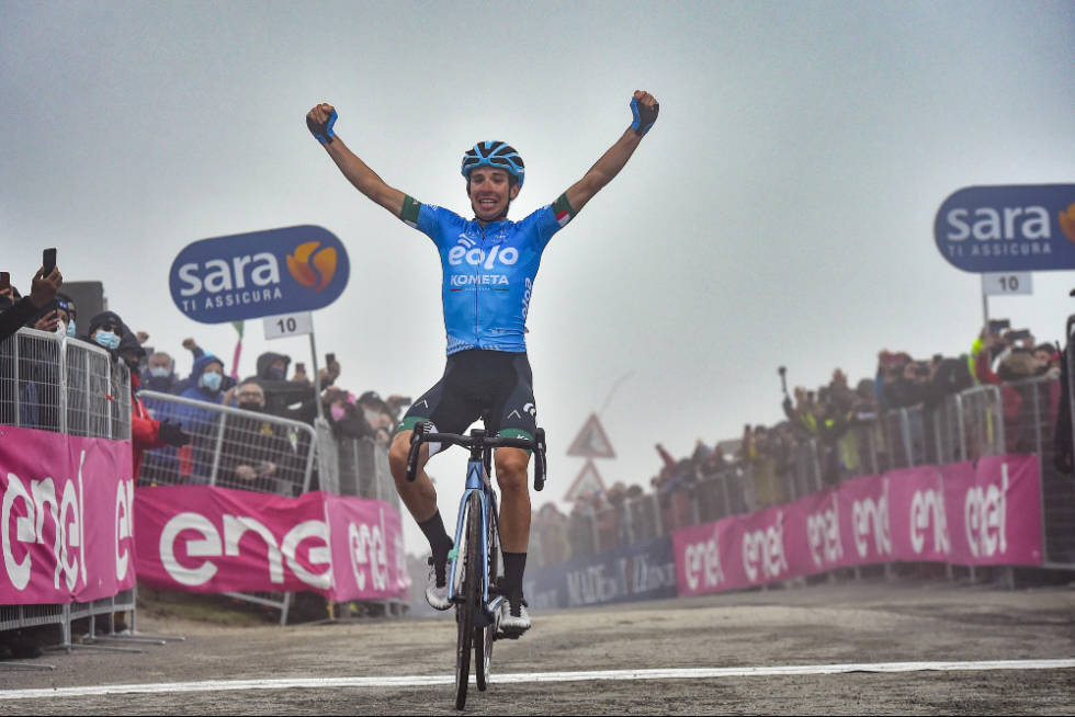 STOR TRIUMF: Eolo-Kometa tok en svært stor triumf i Giro d'Italia. Foto: Cor Vos lorenzo fortunato eolo-kometa