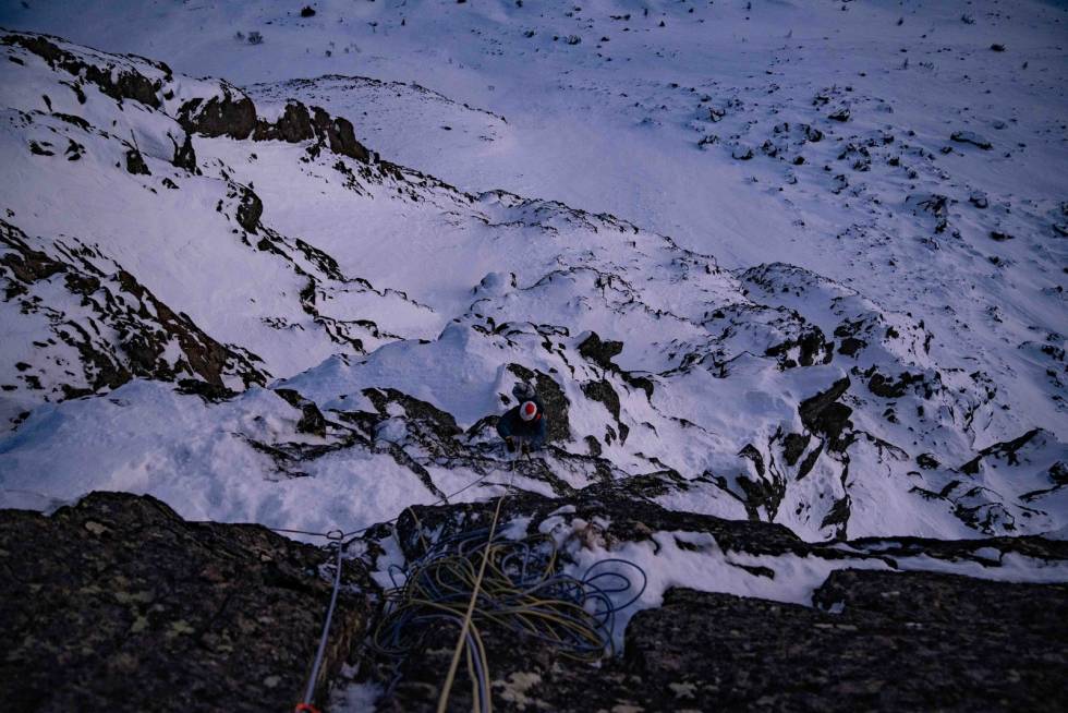 SKUMRING: Det blir tidlig mørkt i januar, og man må fort regne med litt klatring i mørket på denne tida av året. Foto: Lars Petter Jonassen LPJ05381
