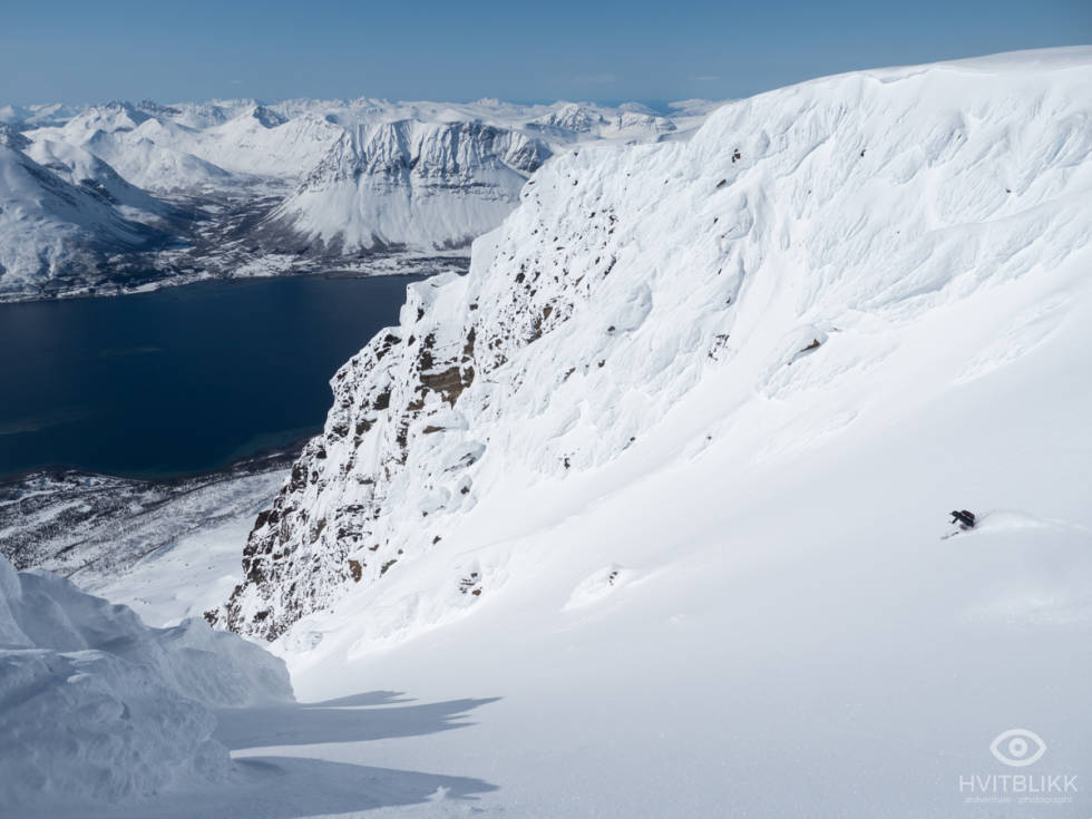 Elisabeth Mathisen i flotte omgivelser på Fugledalsfjellet. Foto: Timme Ellingjord Lyngen topptur