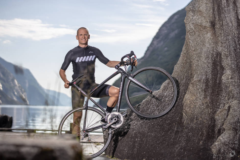 LETT: Terje Selle Rundberg med sin TREK Emonda SLR 10. Foto. Rune Helliesen Terje Selle Rundberg med sin TREK Emonda SLR 10