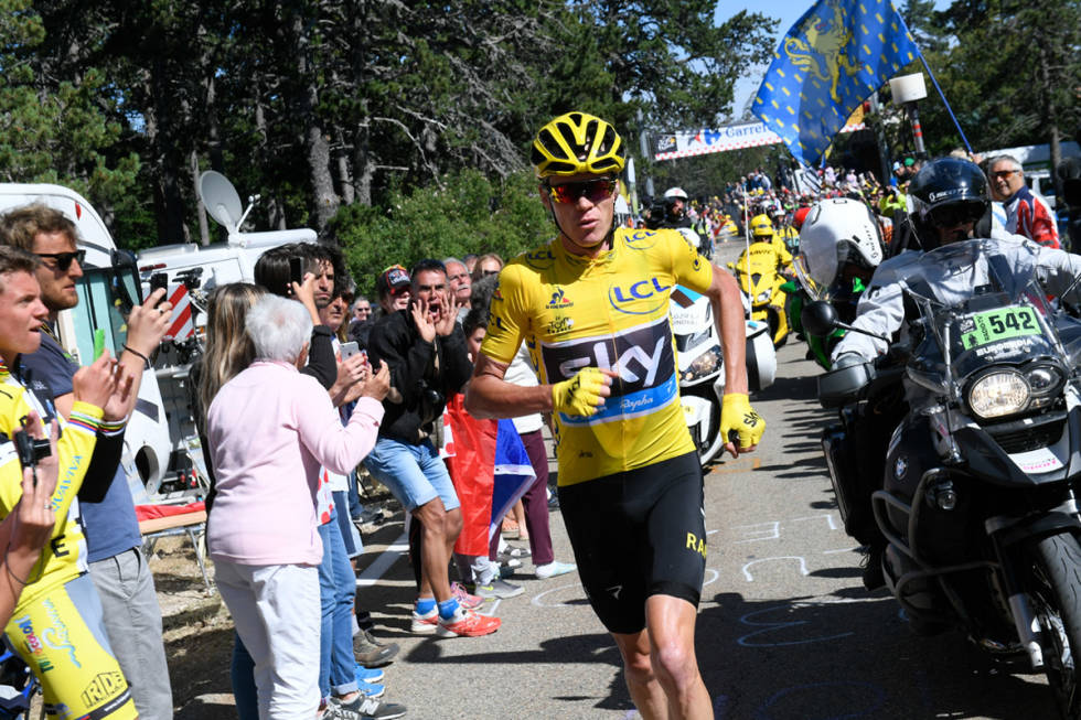 Scenen der Chris Froome tar til fots opp Ventoux i 2016 er nå en del av Tour historien. Ventoux Chris Froome