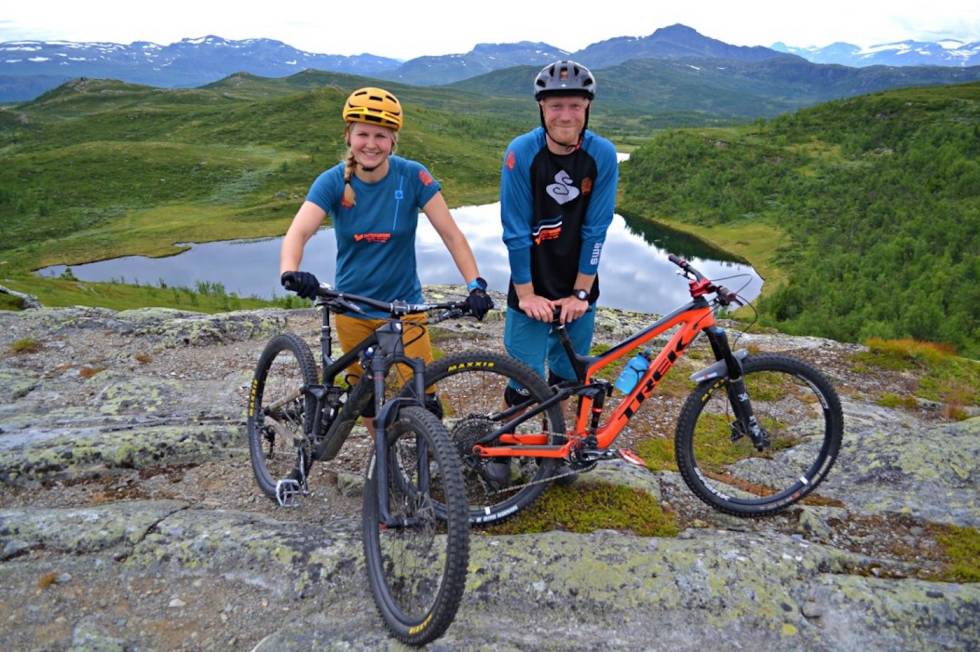 Kasper Madsen og Marie Wisborg i BIke Beitostølen er involvert i stiutviklingen på Beitostølen, der det skal bygges for totalt nesten ti millioner kroner. Foto: bike Beitostølen Beitostølen Trail Arena utvider stitilbudet