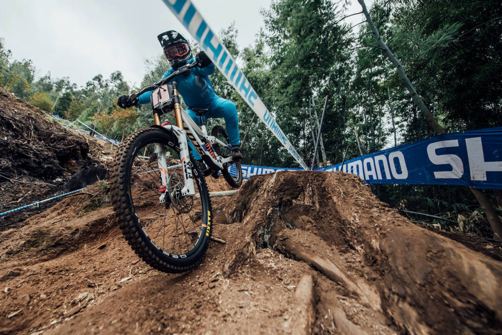 Marine Cabirou sikret seg verdenscupen sammenlagt med seieren på siste runde i cupen. Foto: Bartek Wolinski/Red Bull Content Pool Marine Cabirou Lousa World Cup 2020