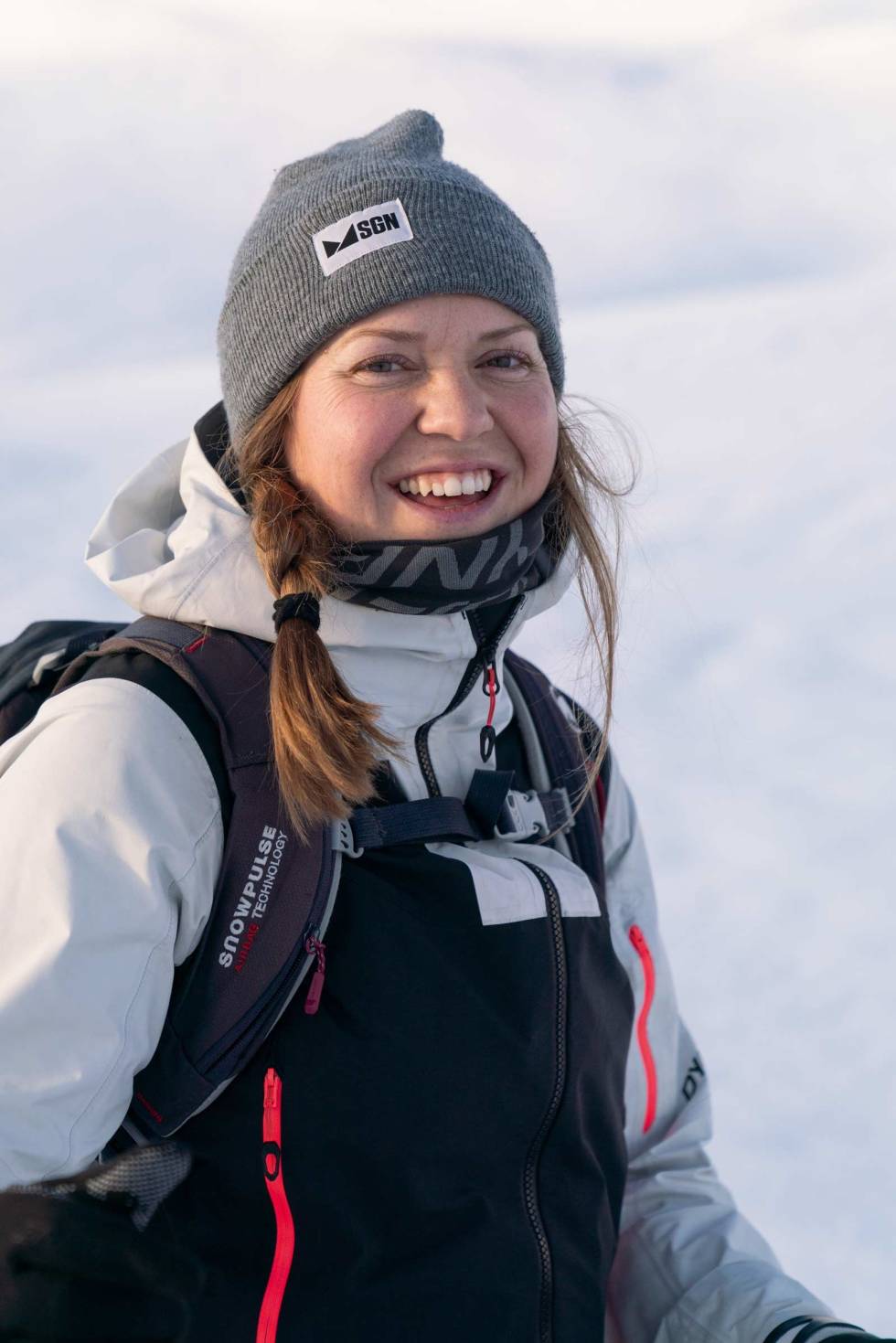 FRA FOKKSNØ TIL PUDDER: Marit Rolvsjord forklarer hva som drev henne til å gjøre noe så drastisk som å flytte fra hjembygda Oppdal til saftbygda Sogndal for å få kjørt ski. Bilde: Bård Basberg Marit-Rolvsjord-1