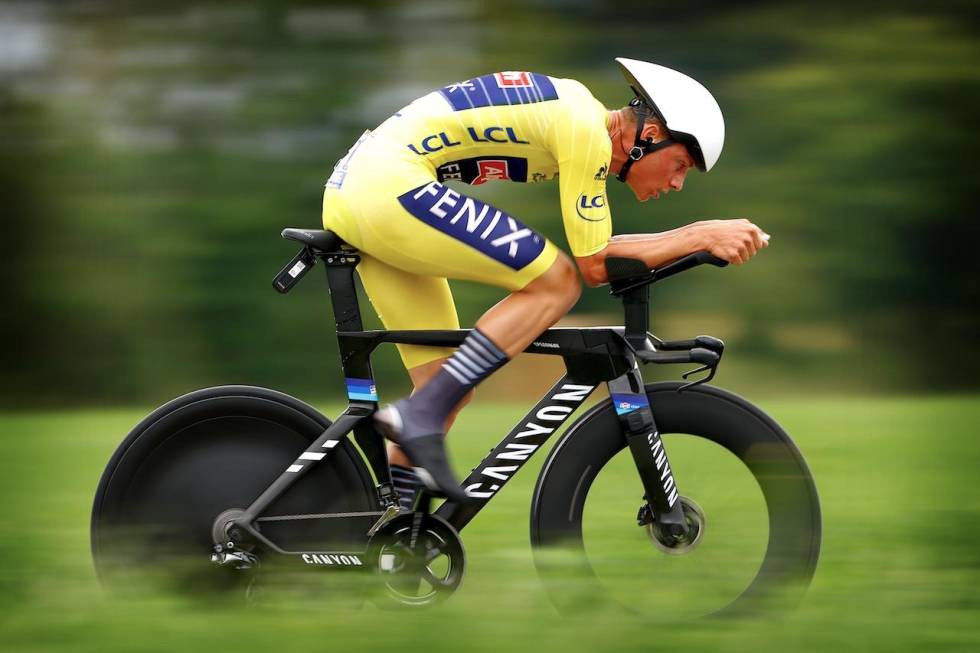 OVERBEVISTE: Mathieu van der Poel bruker omtrent ikke tid på tempo, men greide likevel å sykle inn til femte plass. Det var nok til å beholde ledertrøya. Foto: Cor Vos. mathieu-van-der-poel