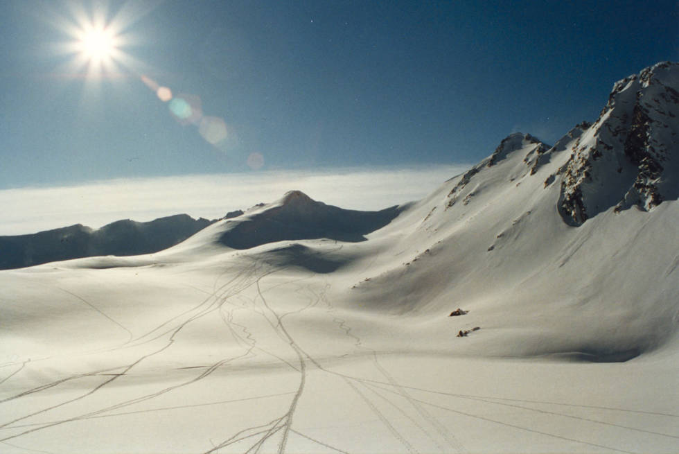 Bildet er tatt fra solplassen «Holla» og opp mot Tverrtindan. Foto: Harald Dramsdahl Melåplatået-Kvæfjord-sortland-2