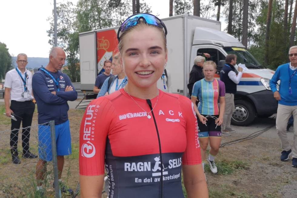 NM-GULL: Mie Ottestad Bjørndal kan knapt tro at hun vant NM-fellesstarten. Foto: Henrik Alpers Mie Ottestad Bjørndal NM Fellesstart 2020