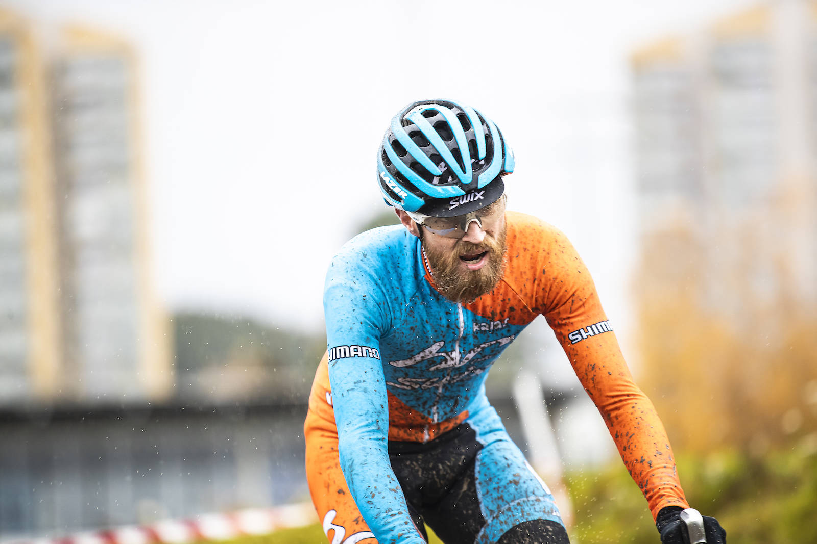 FJERDEPLASS: Evigunge Morten Vaeng tapte kampen om den siste pallplassen mot lagkollega Fredrik Haraldseth. Foto: Pål Westgaard Bjerkekross 2019 ble en tung og våt affære Foto: Pål Westgaard