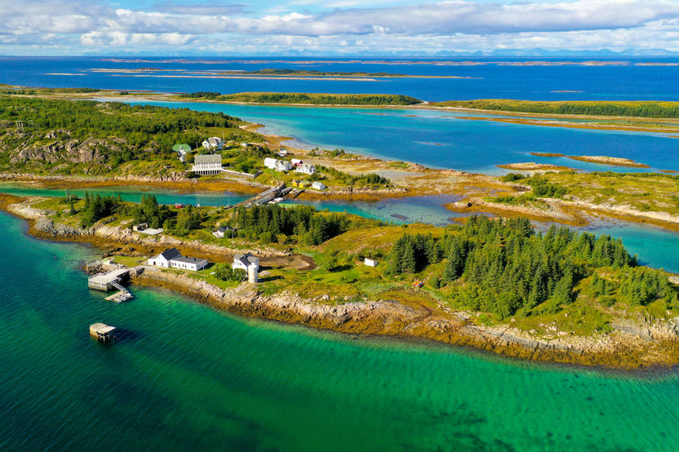 STEIGEN: Naustholmen ligger fint til for både padling, dykking og fjellturer. Foto: Ronny Frimann naustholmen steigen