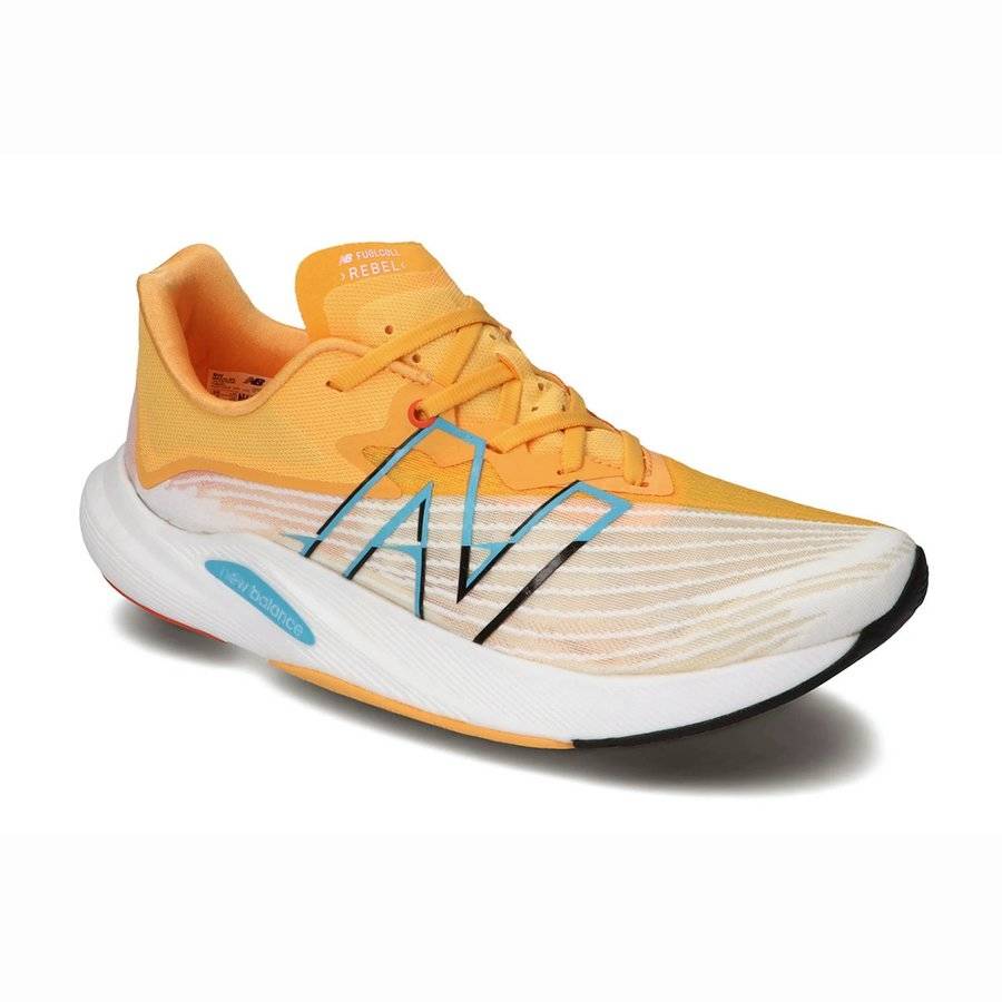 LETT OG MYK: New Balance Rebel v2 er en superlett sko med god demping og leken løpsfølelse. New Balance Rebel v2