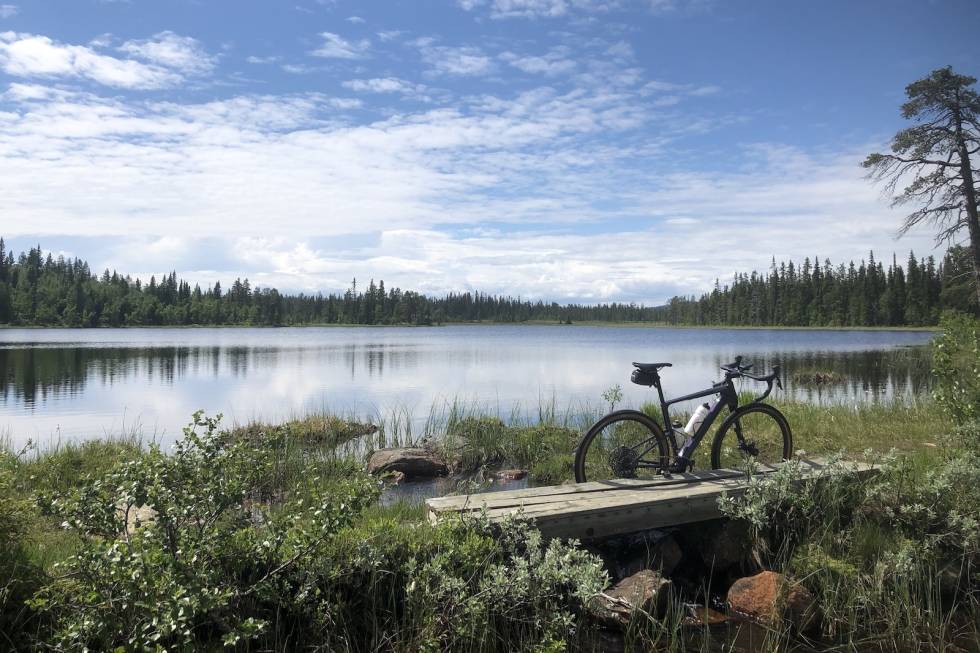 VAKKERT: Grusturene på lørdag med utgangspunkt i Nesbyen byr på vakre omgivelser på fjellet. Foto: Nordic Gravel Series Nordic Gravel Series Nesbyen