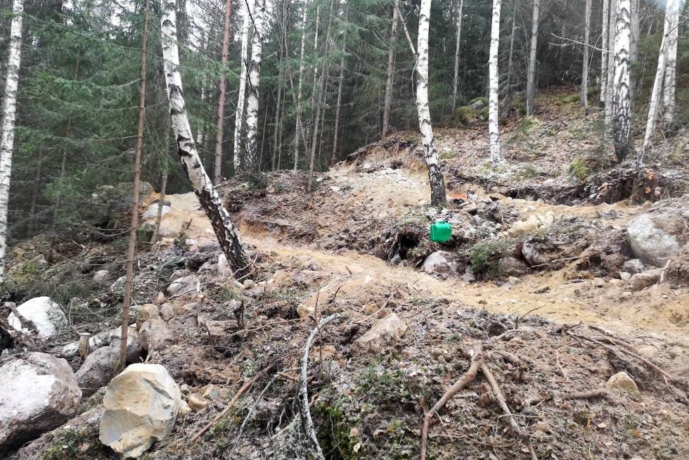 Traseen som skal binde stiene på fjellet sammen med sentrum blir totalt 15 kilometer lang, og koster 12 millioner kroner. Nå er byggingen i gang, og prosjektet skal etter planen stå ferdig i 2021. Foto: Ove Grøndal Nesfjella til Sentrum