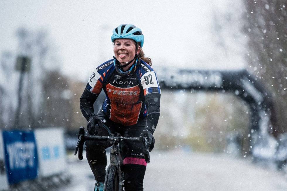 FRAKJØRT: Elisabeth Sveum er en merittert rundbanesyklist, men slet på flatene under NM i cx i Spikkestad. Elisabeth Sveum