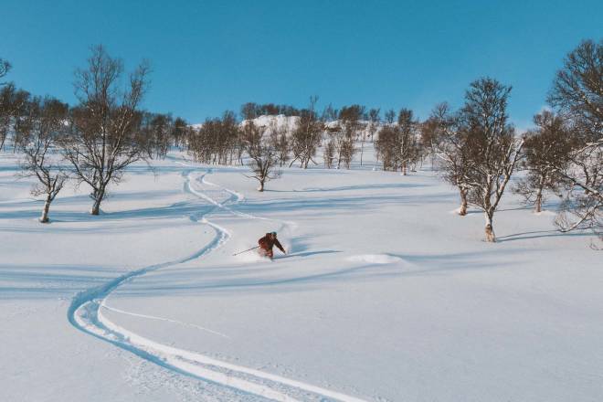 SLAKT OG FINT: Deilig med powpow! Foto: Kristoffer Kippernes oppdal topptur pudder