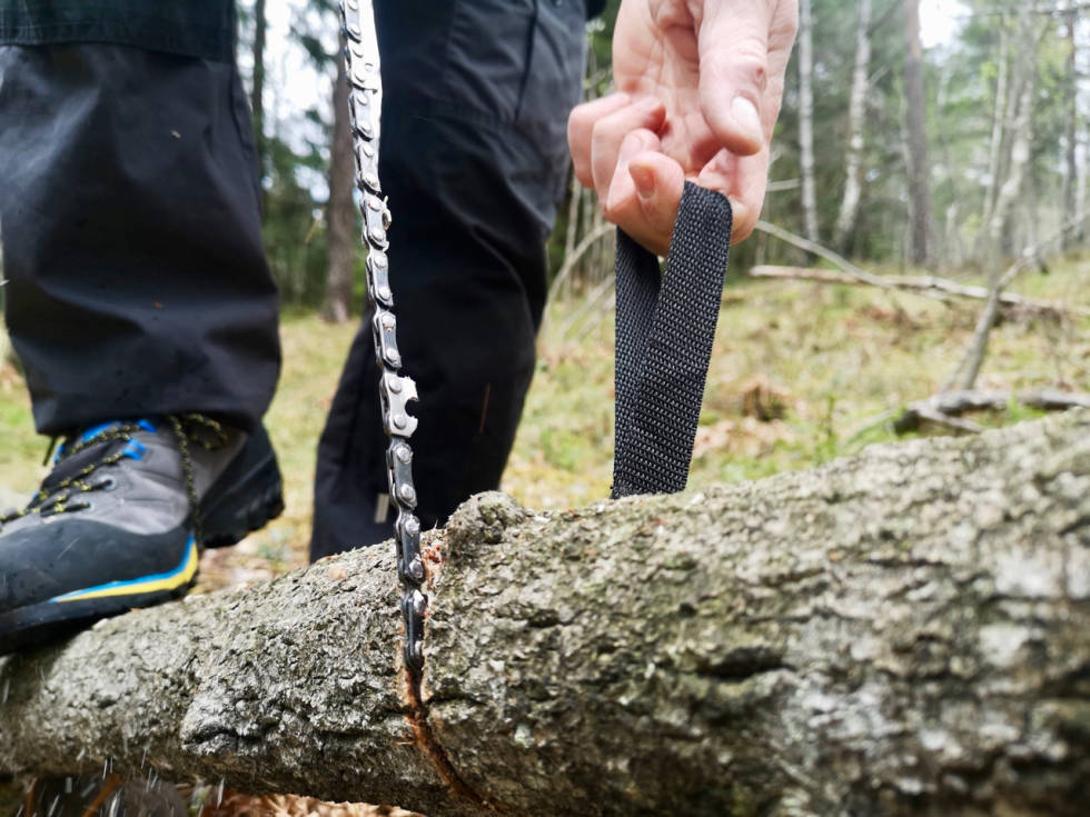 EFFEKTIV: Du sager raskt over stokker på 15-20 centimeter i diameter. Foto: Gunhild Aaslie Soldal Nordic Pocket Saw