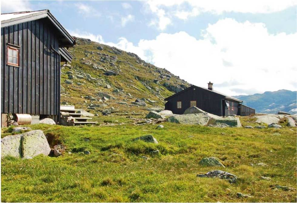 Tjørnbrotbu sett mot Tjørnbrotdalen. Foto: Aust-Agder Turistforening Nordøstlige-Setesdal-Aust-Agder-Turistforening-2