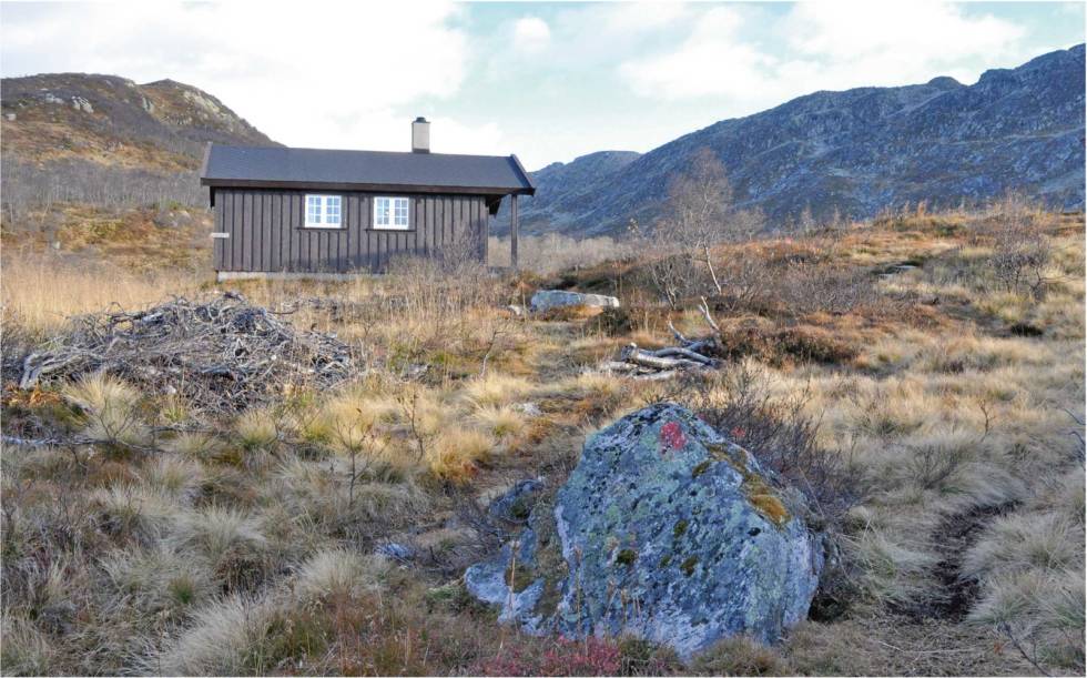 Berdalsbu ligger beskyttet til i en dal. Men det er ikke lange veien opp til en topp. Foto: Torolf Kroglund Nordøstlige-Setesdal-Torolf-Kroglund-4