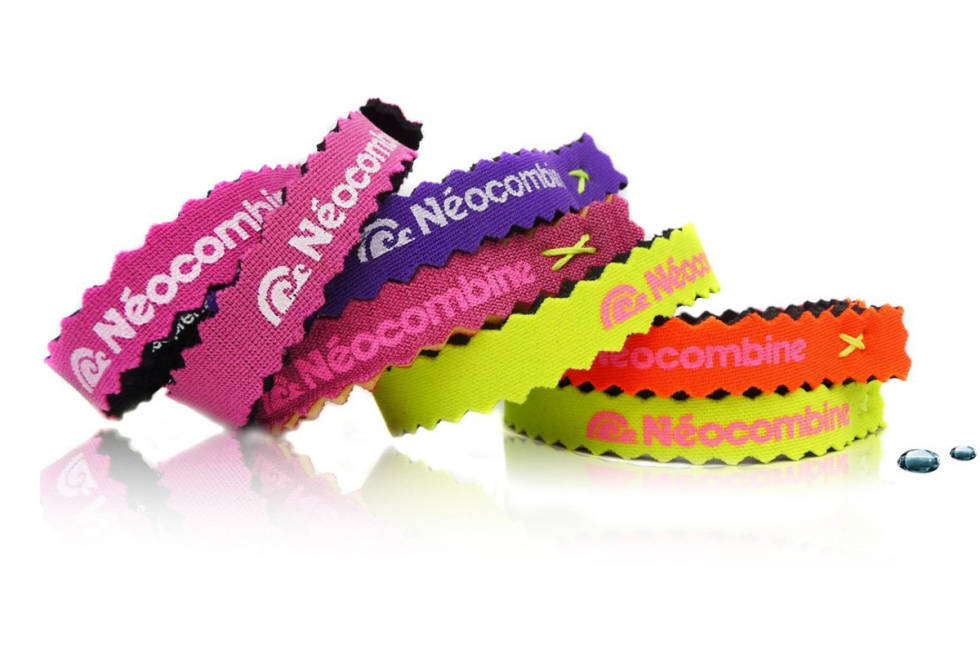 GJENOPPSTÅTT: Neopren er ikke lett å gjenvinne, men det kan gjenbrukes i form ar slike armbånd av surfmadame.com Neopren er ikke lett å gjenvinne, men det kan gjenbrukes i form ar slike armbånd av surfmadame.com
