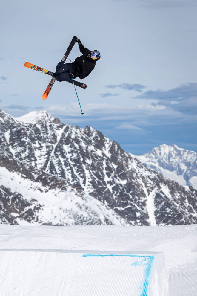 SUPERSTJERNE: Øystein Bråten er en av hovedpersonene i Slvsh-filmen som vises på Film Tour. Ja, og så er han olympisk mester og en av verdens beste jibbere. Foto: Joseph Roby Slvsh Øystein Bråten Ferdinand Dahl Film Tour