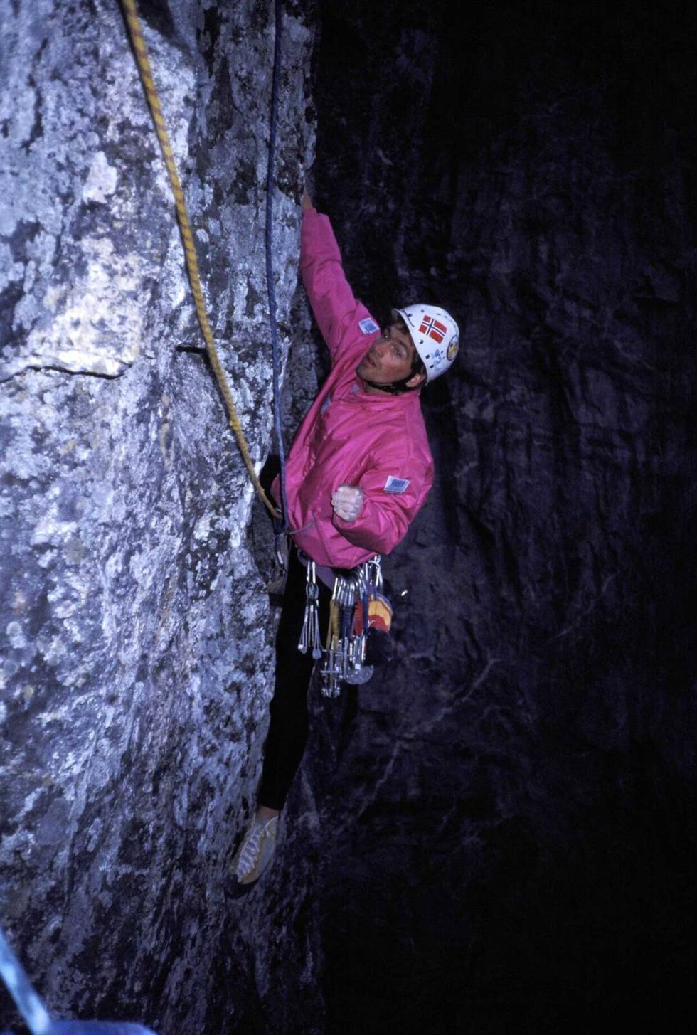 I mørket: Nattklatring i Trollveggen. Foto: Aslak Aastorp Øyvind-Vadla-8.1
