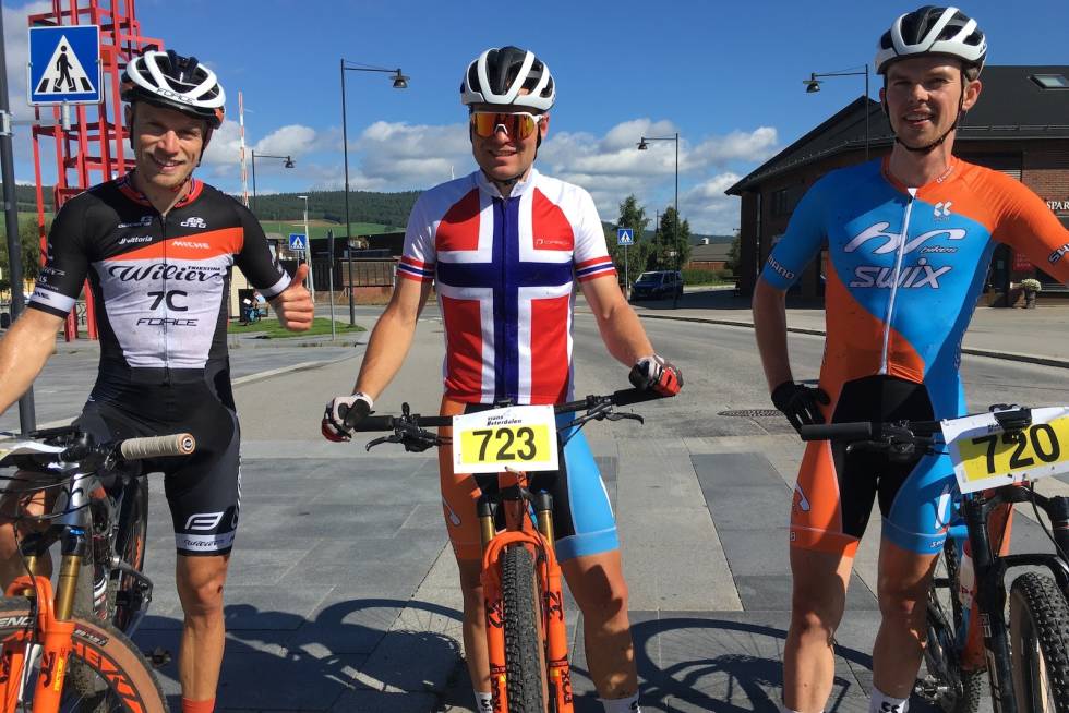 Ole Hem (til venstre), Emil Hasund Eid og Fredrik Haraldseth utgjorde sammenlagtpallen i Trans-Østerdalen 3-dagers 2020. Foto: Ingeborg Scheve Ole Hem, Emil Hasund Eid og Fredrik Haraldseth utgjorde sammenlagtpallen i Trans-Østerdalen 3-dagers 2020