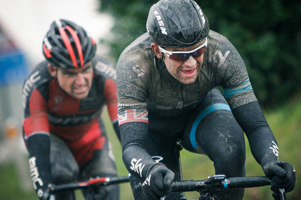 GRISEVÆR: Ian Stannard og Greg van Avermaet sucking it up i 2014-utgaven. Foto: Cor Vos. omloop het nieuwsblad