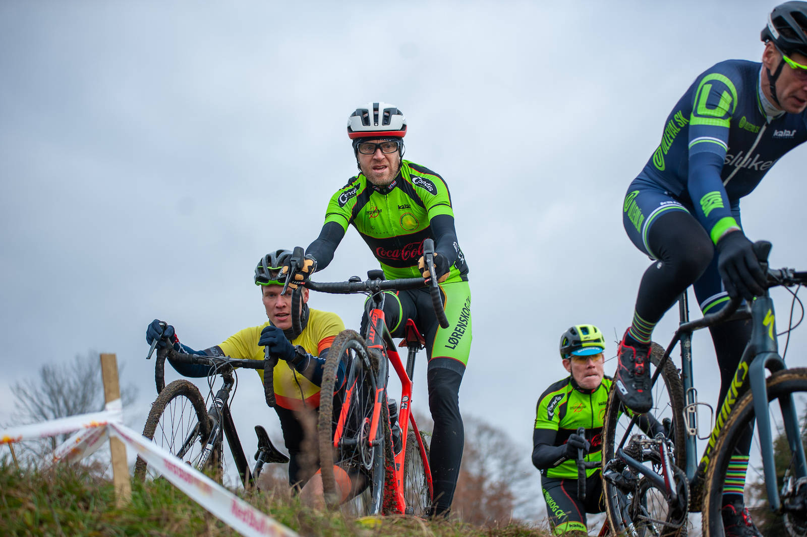 OVER TOPPEN: Det kjempes hard over kulen i åpen klasse. Foto: Audun Morgestad Superpokal Voldsløkka 2019 i bilder 2