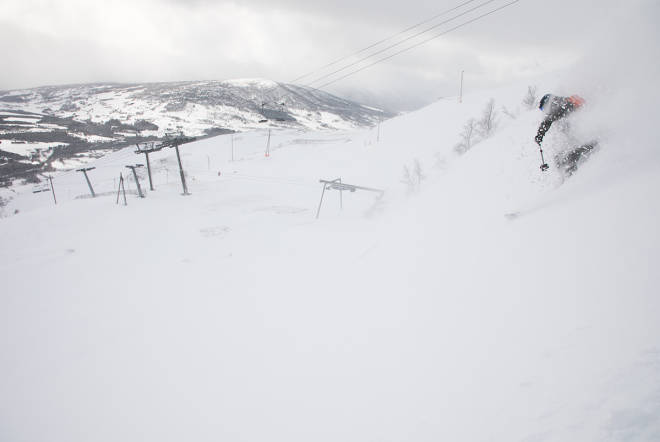 PUDDER: Ole-Jørgen har sansen for deilig snø og stengt heis. Foto: Tore Meirik oppdal topptur korona ski