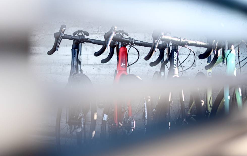 FLOTT BUKETT: Orbea Orca, Argon18 Krypton, Giant TCR og Specialized Tarmac SL6. Foto: Henrik Alpers Landeveistest- Giant, Argon18, Specialized, BMC, Orbea