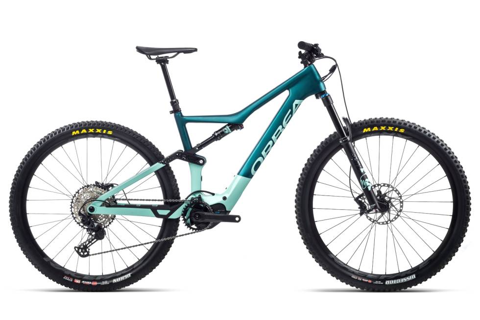 M-20: Den rimeligste sykkelen i Rise-linja kommer med SLX-gruppe og Fox-dempere. Orbea Rise M20