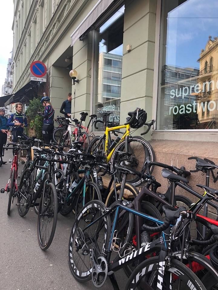 MORGENKAFFEN: Tradisjonelt har gruppen avsluttet med kaffe på Supreme Roastworks på Grünerløkka. I morgen blir den annerledeskaffe hos Svartskog kolonial. Foto: Hans Flensted-Jensen. oslo dawn patrol kaffe