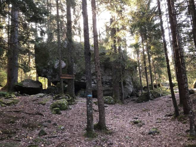 Oslomarkas største stein ligger midt i hjertet av Sørmarka, skriver kronikkforfatteren. Oslomarkas største stein sørmarka