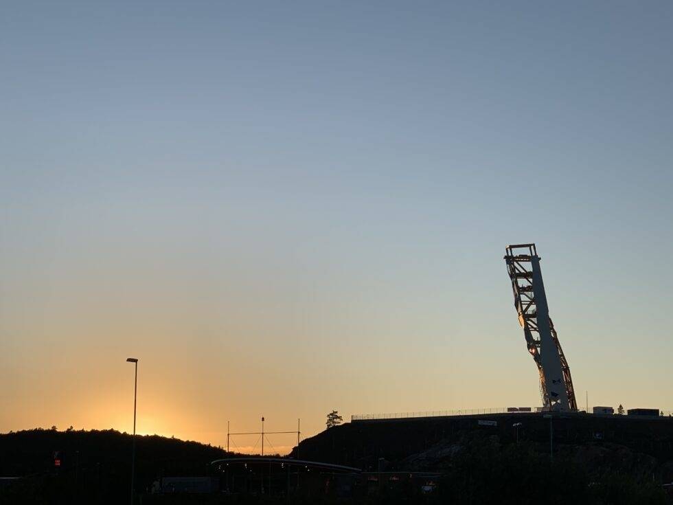 Klatretårn i solnedgang. Foto: Over klatretårn over nyhet åpning