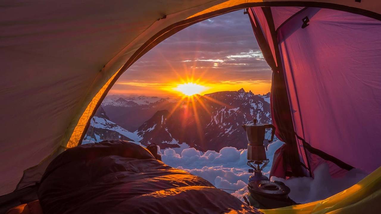 Klokka 23:10: Som hobbymessig landskapsfotograf er dette det beste man kan oppleve! Foto: Rob Buist overnatting på Alnestinden